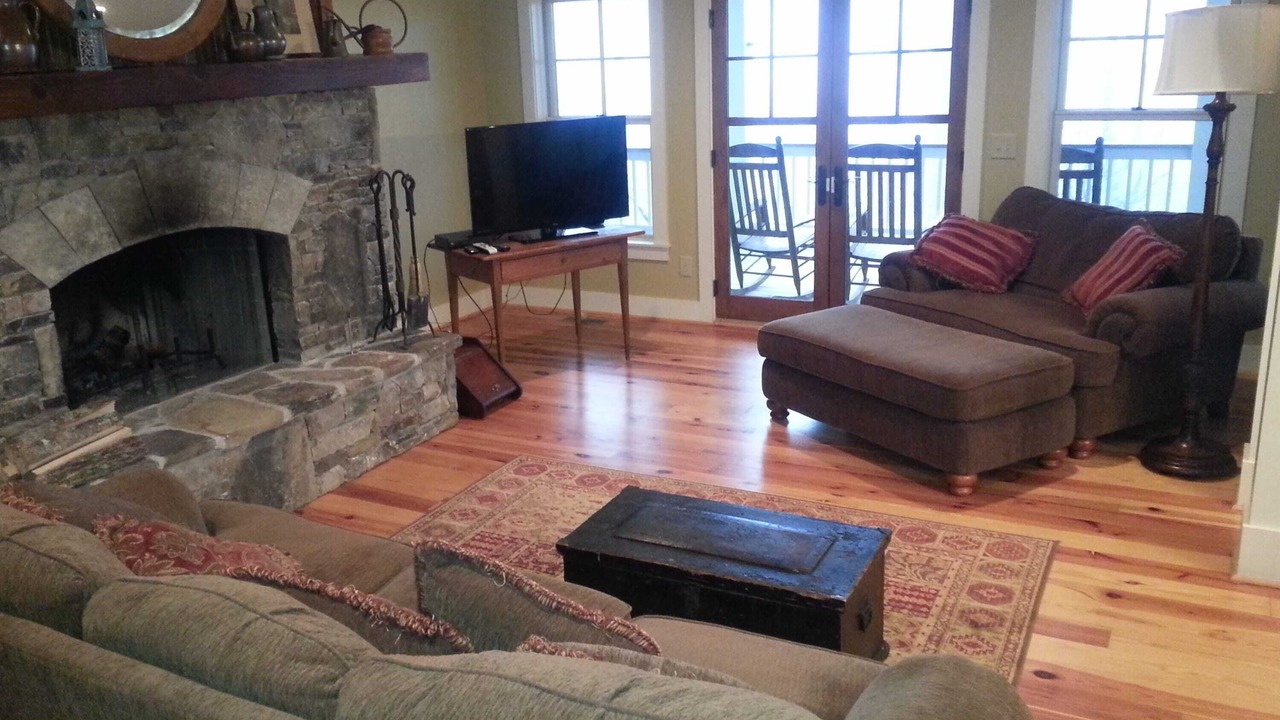 Photo of Livingroom in Scaly Mountain