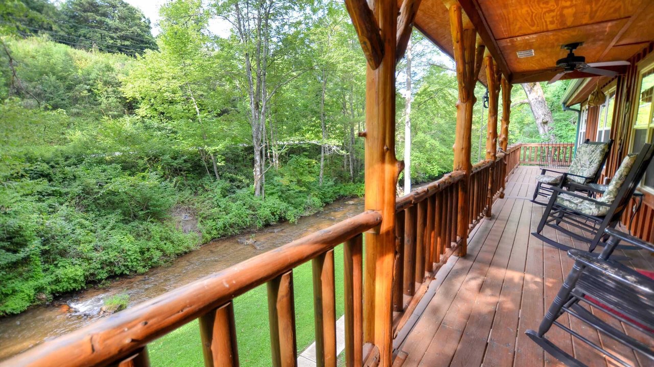 Photo of Patio Balcony in Sylva