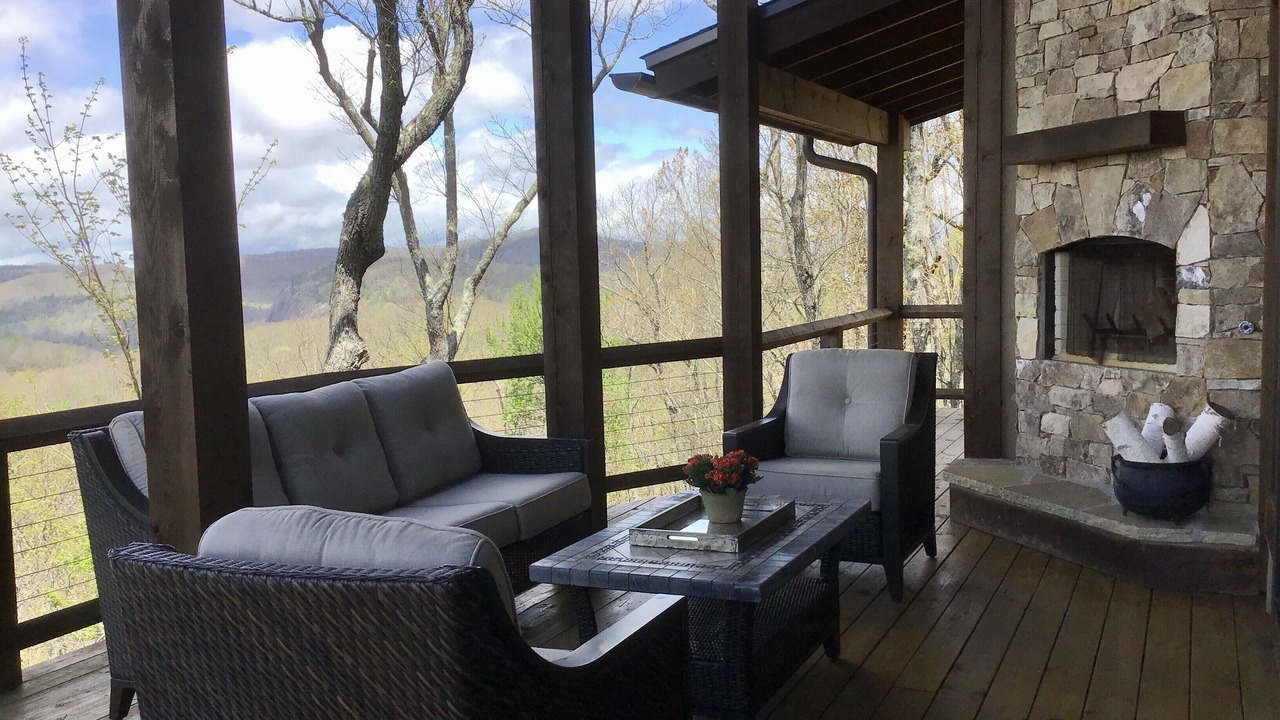 Photo of Patio Balcony in Sapphire