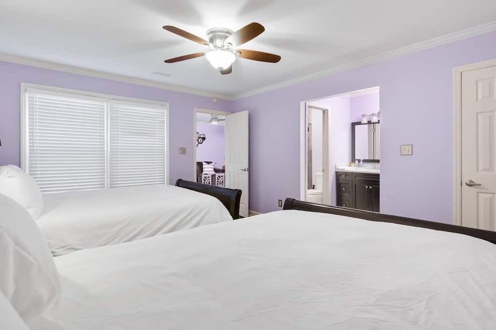 Photo of Bedroom in Northeast Raleigh