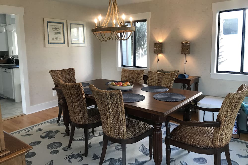 Photo of Livingroom in Saint Helena Island