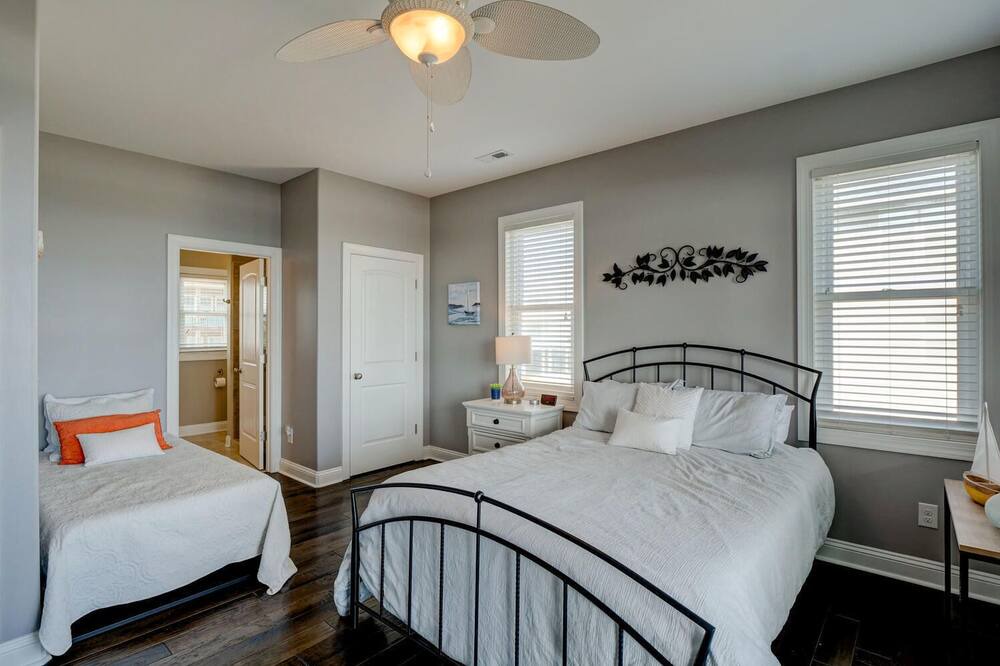 Photo of Bedroom in Topsail Beach