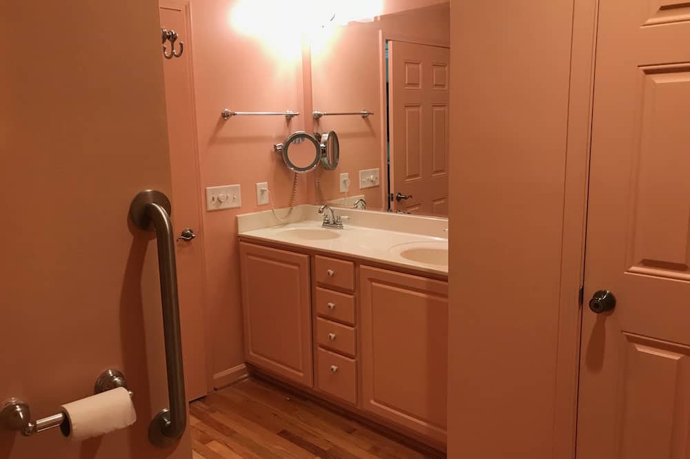 Photo of Bathroom in Lake Toxaway