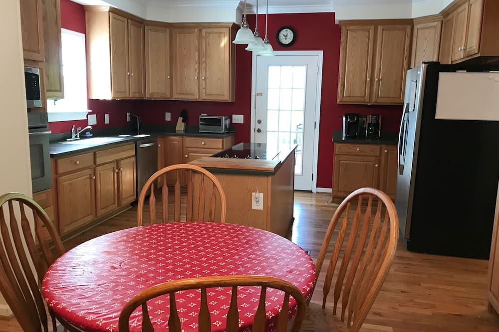 Photo of Kitchen in Lake Toxaway