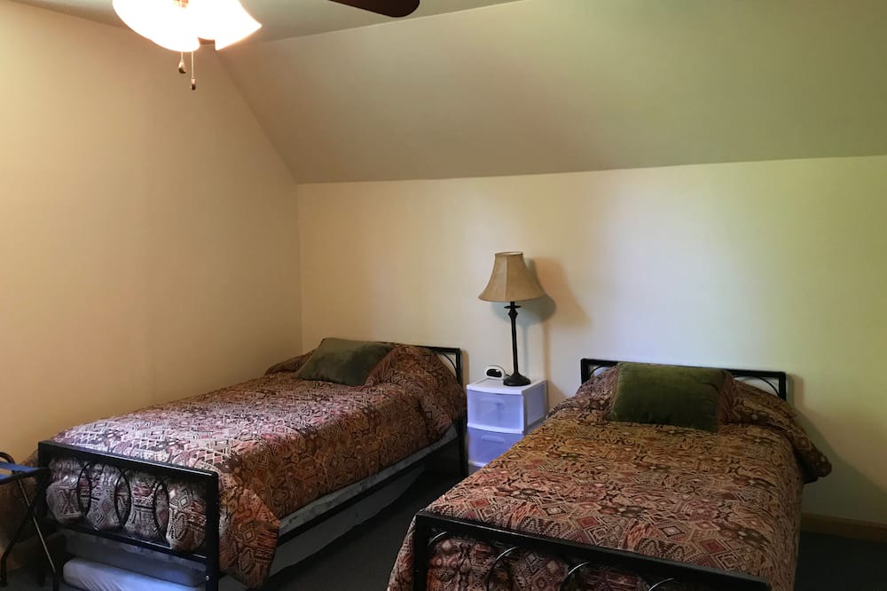 Photo of Bedroom in Lake Toxaway