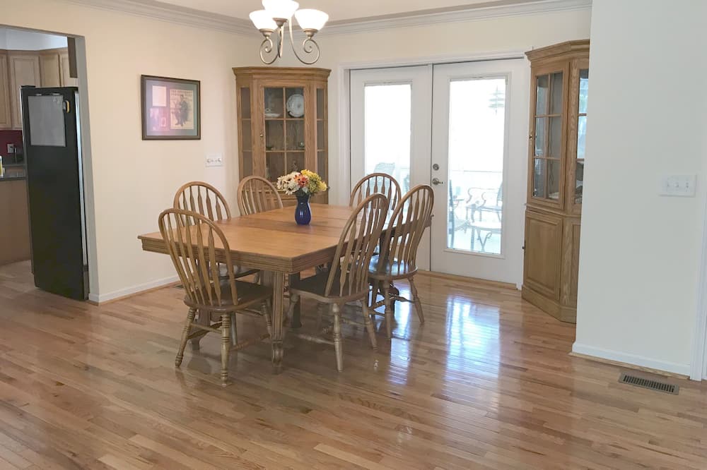 Photo of Livingroom in Lake Toxaway