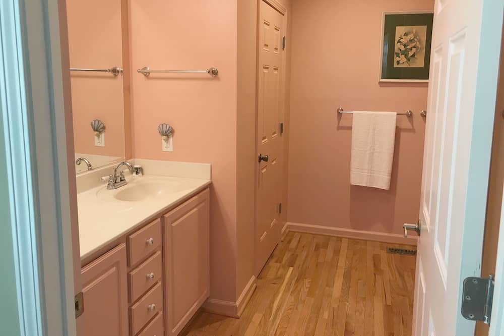Photo of Bathroom in Lake Toxaway