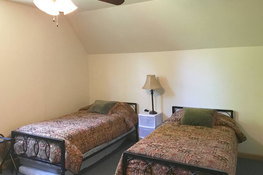 Photo of Bedroom in Lake Toxaway