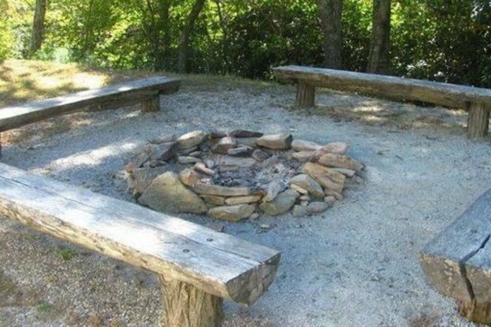Photo of Outdoor in Bear Den