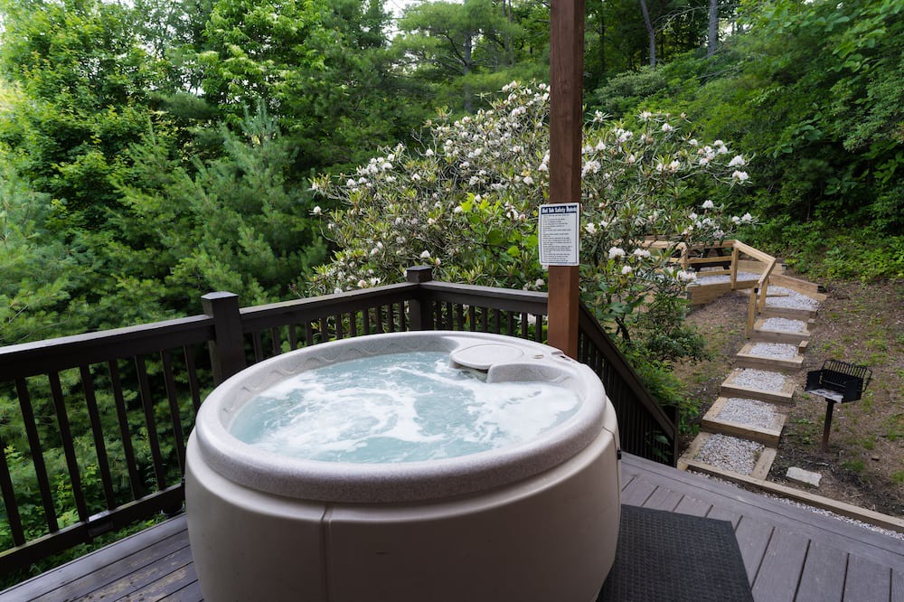 Photo of Outdoor in Bear Den