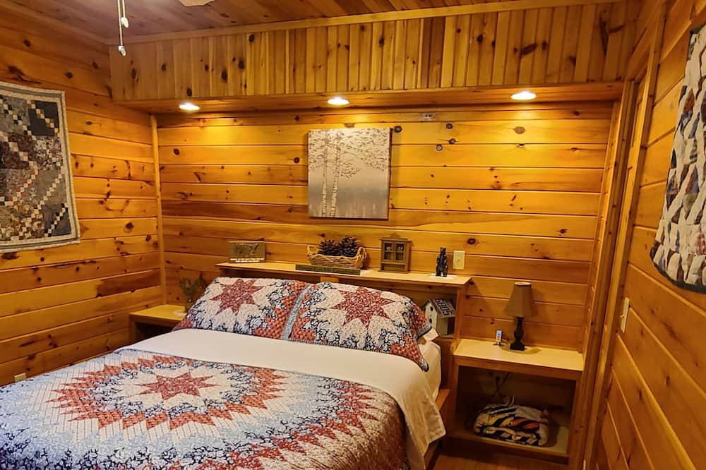 Photo of Bedroom in Bear Den