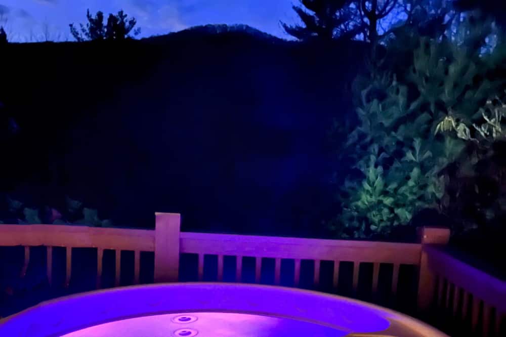 Photo of Outdoor in Bear Den