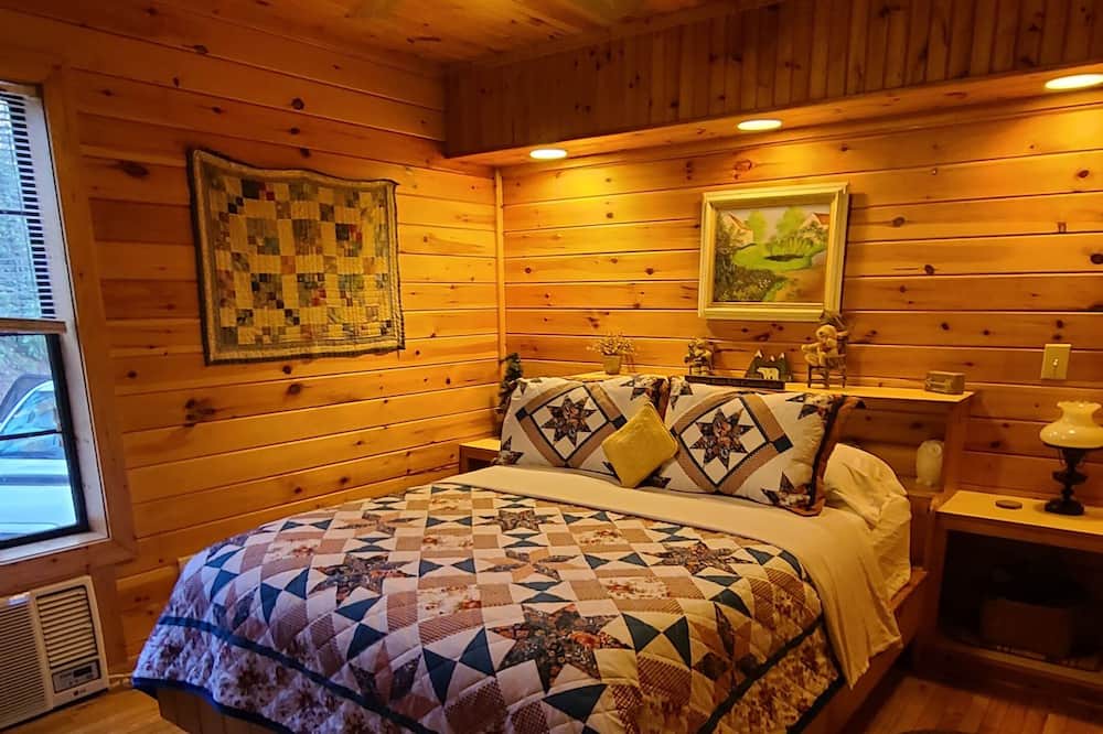 Photo of Bedroom in Bear Den