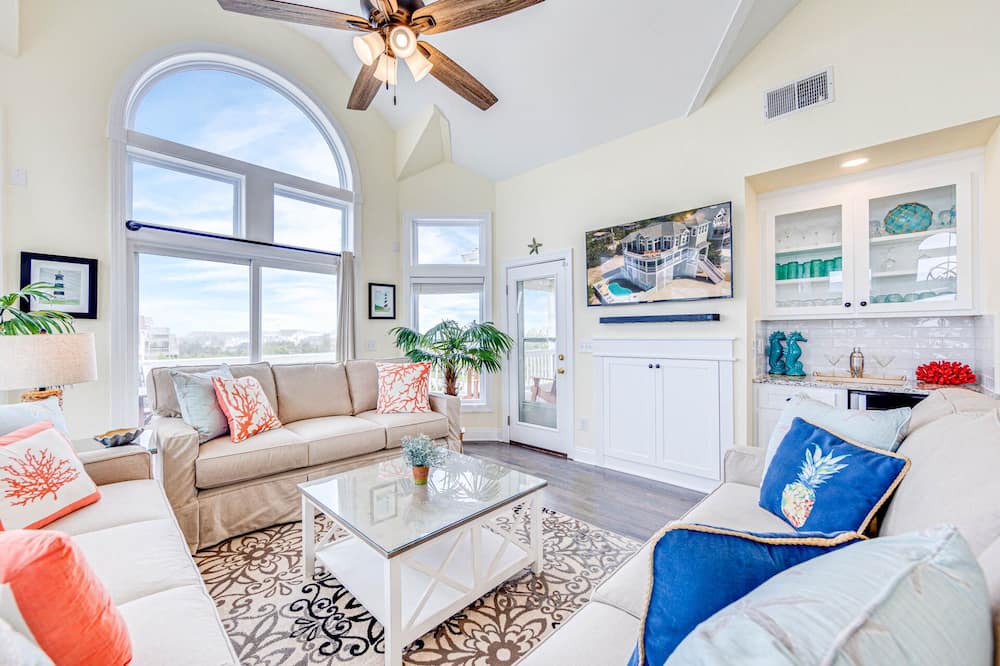 Photo of Bedroom in Wind Over Waves
