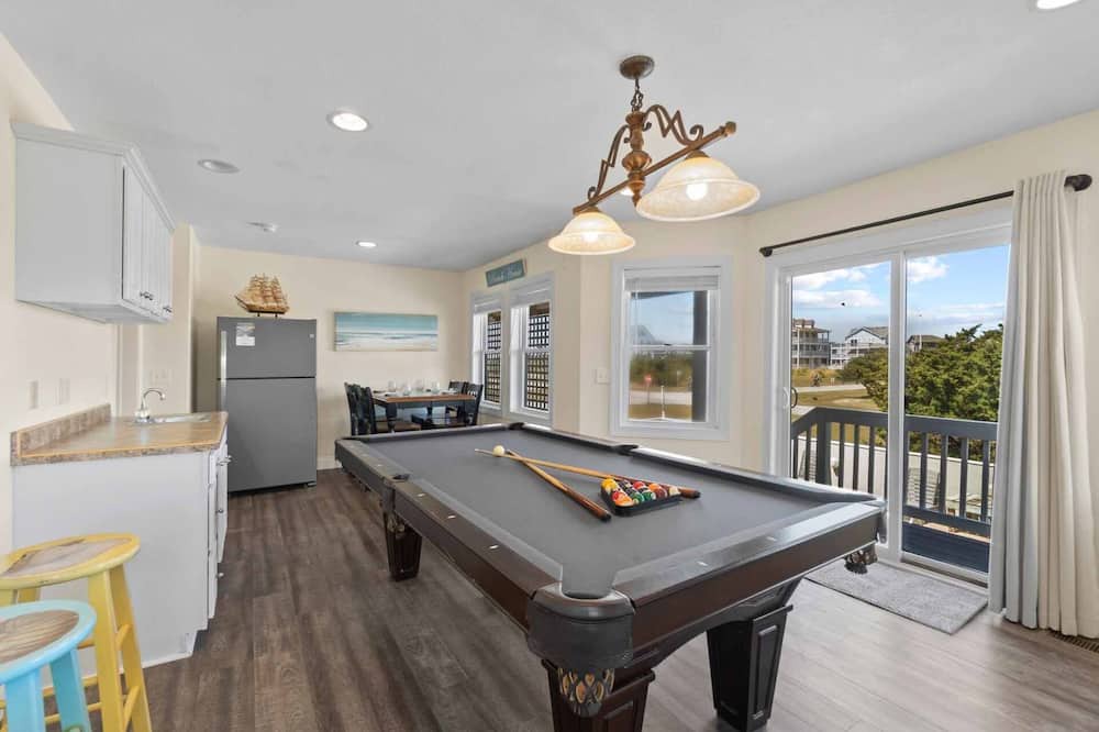 Photo of Bedroom in Wind Over Waves