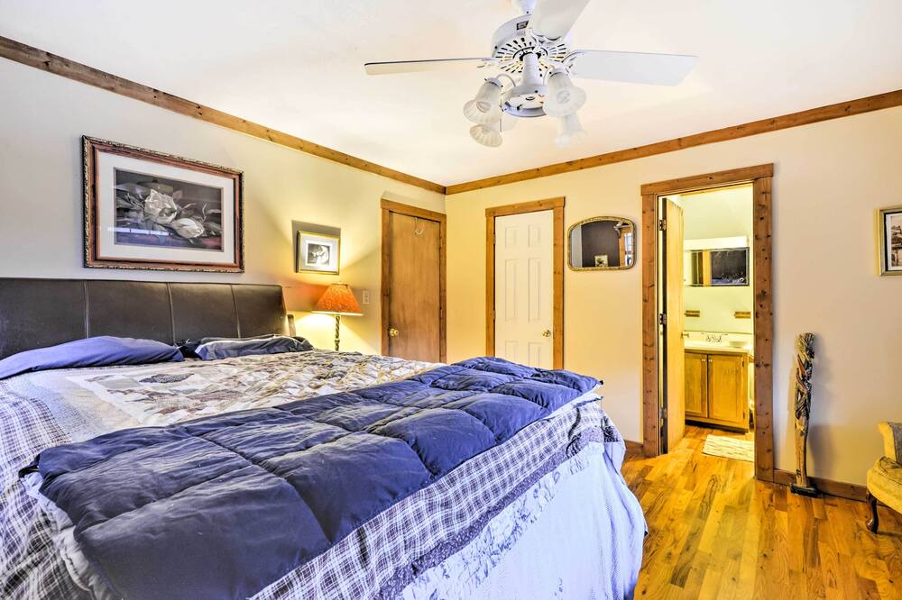 Photo of Bedroom in Swannanoa