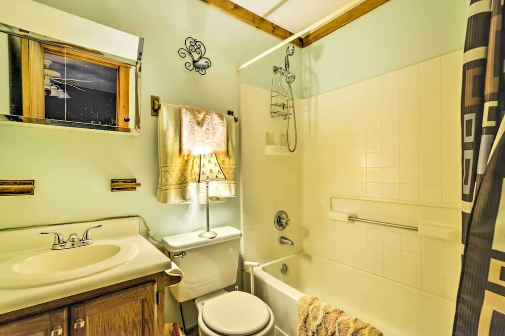 Photo of Bathroom in Swannanoa