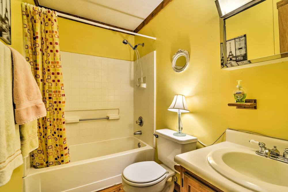 Photo of Bathroom in Swannanoa
