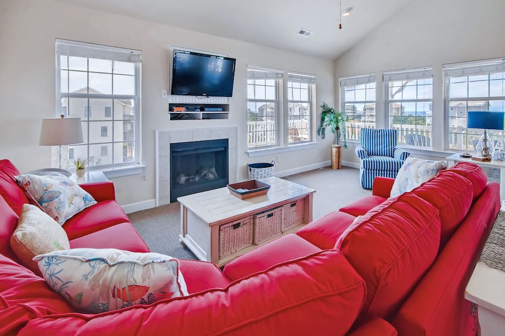 Photo of Bedroom in Wind Over Waves