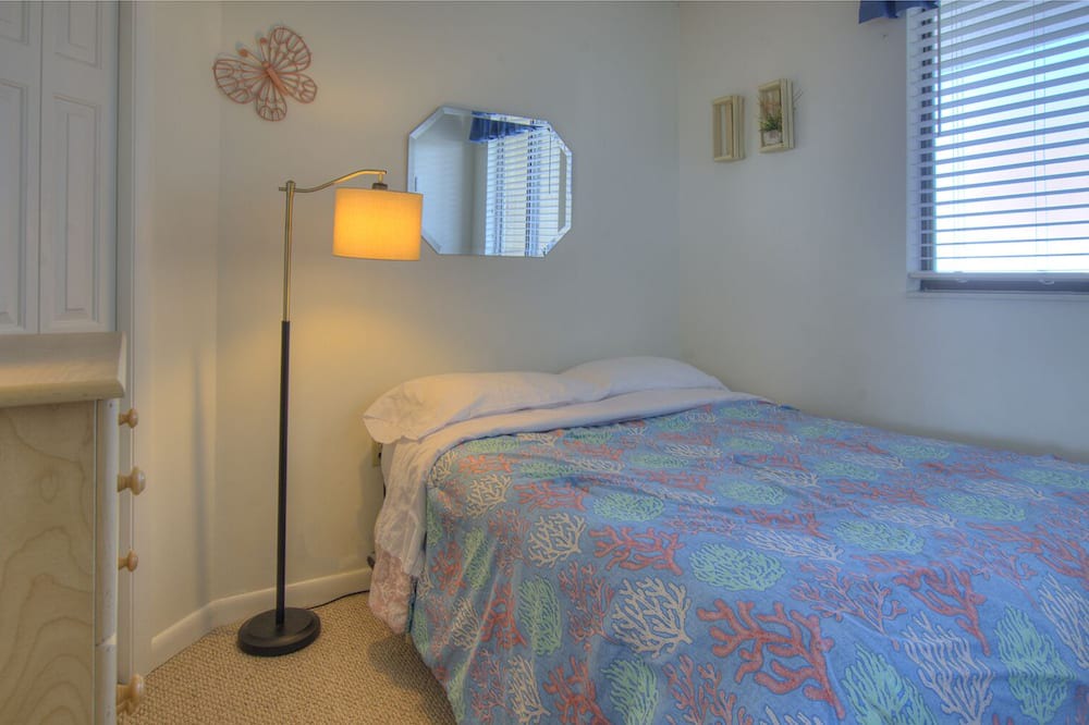 Photo of Bedroom in Atlantic Beach
