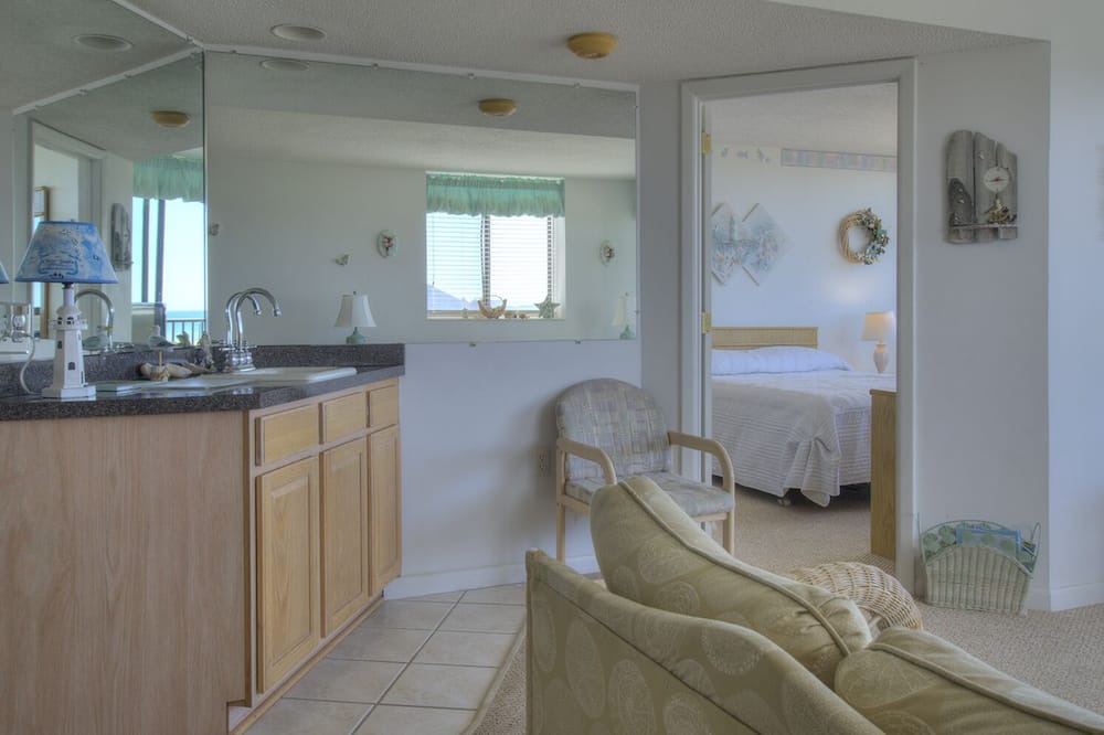 Photo of Livingroom in Atlantic Beach