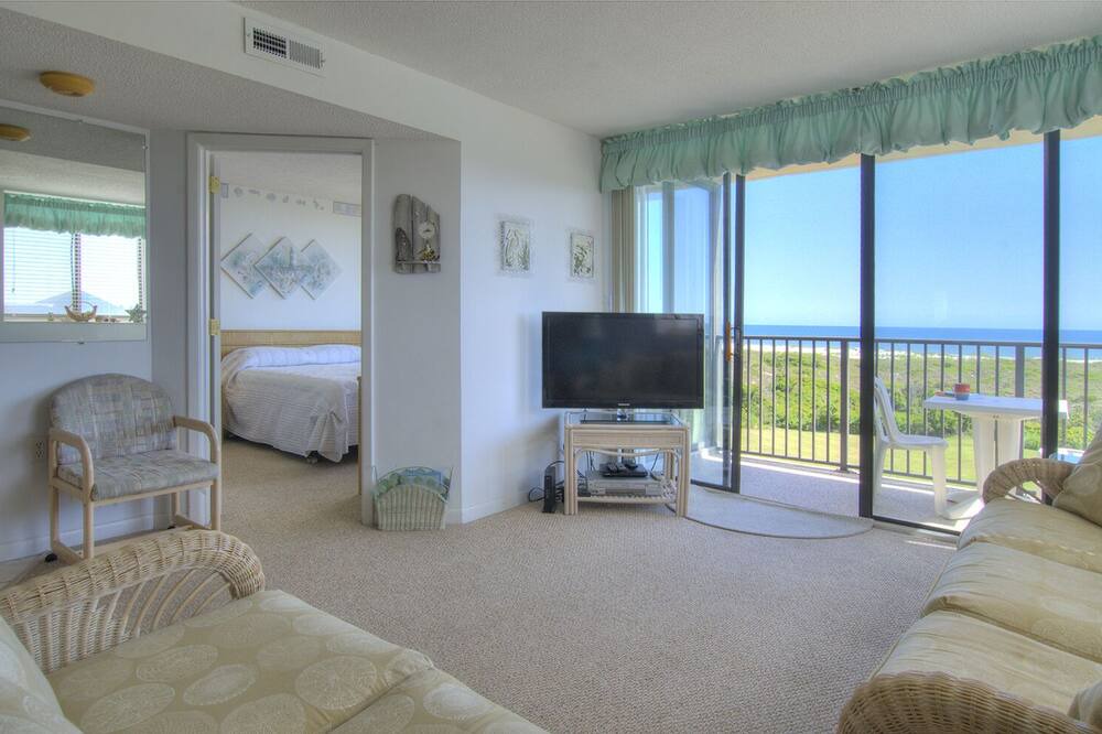 Photo of Livingroom in Atlantic Beach