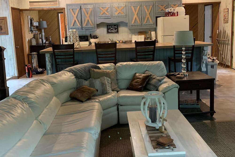 Photo of Livingroom in Robbinsville