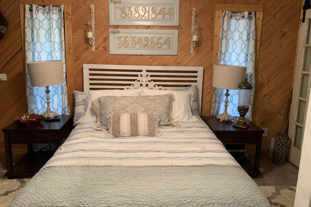 Photo of Bedroom in Robbinsville