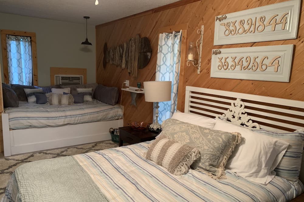 Photo of Bedroom in Robbinsville