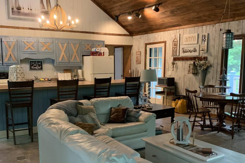 Photo of Livingroom in Robbinsville
