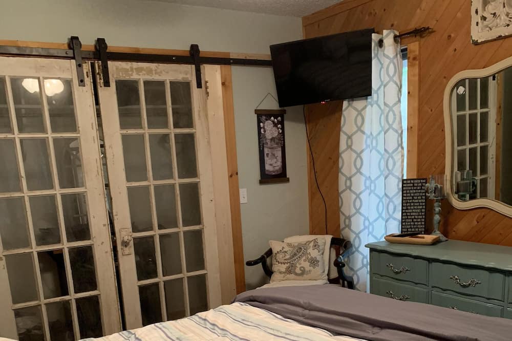 Photo of Bedroom in Robbinsville