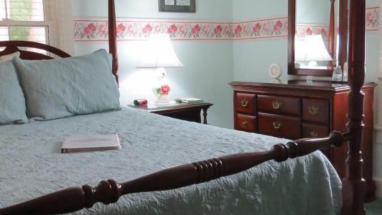 Photo of Bedroom in Burnsville