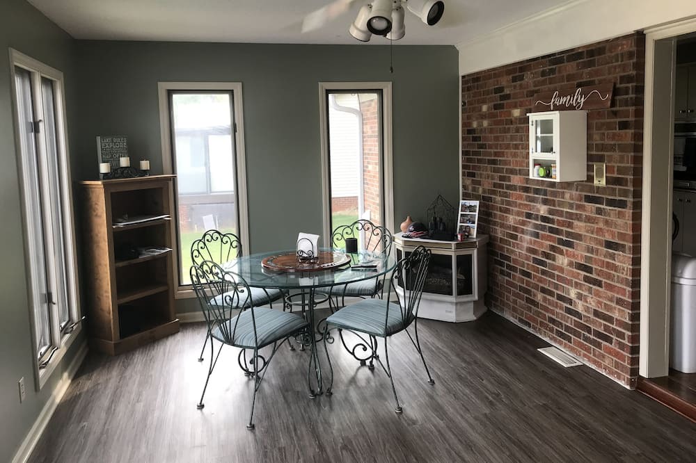 Photo of Livingroom in Southmont