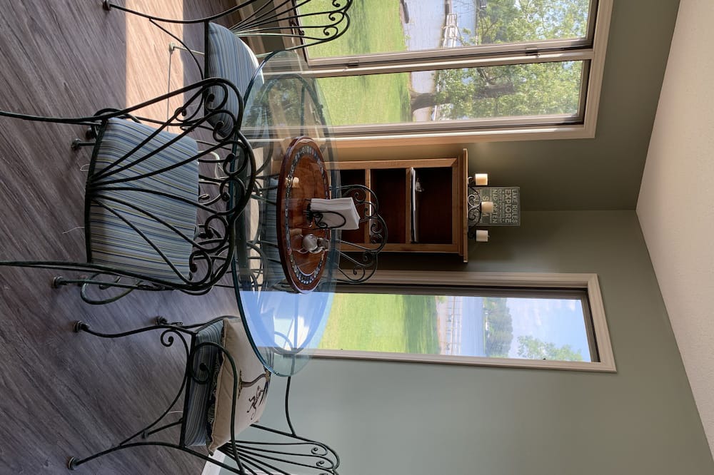 Photo of Bedroom in Southmont