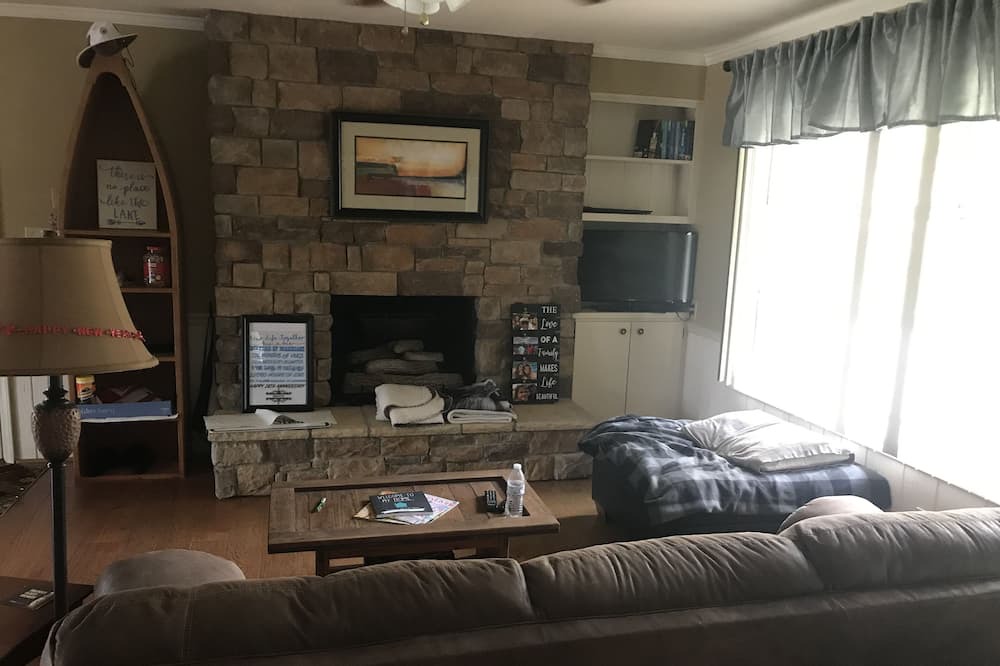 Photo of Livingroom in Southmont