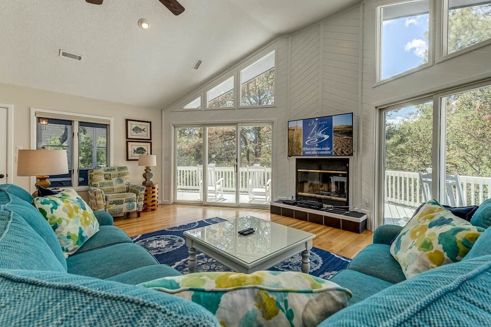 Photo of Bedroom in Corolla Light