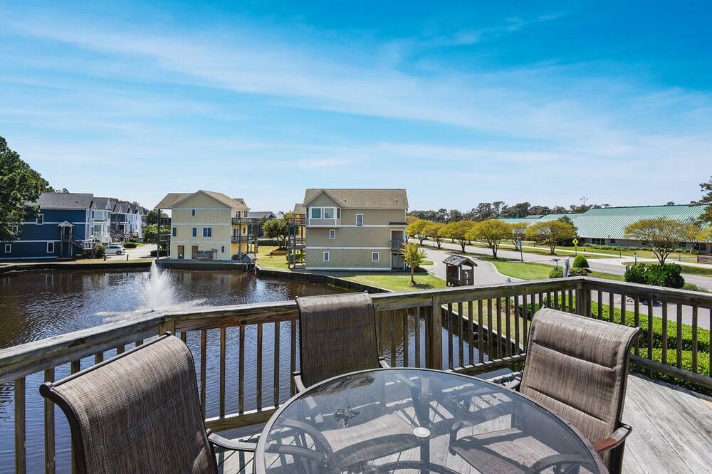 Photo of Outdoor in Corolla Light