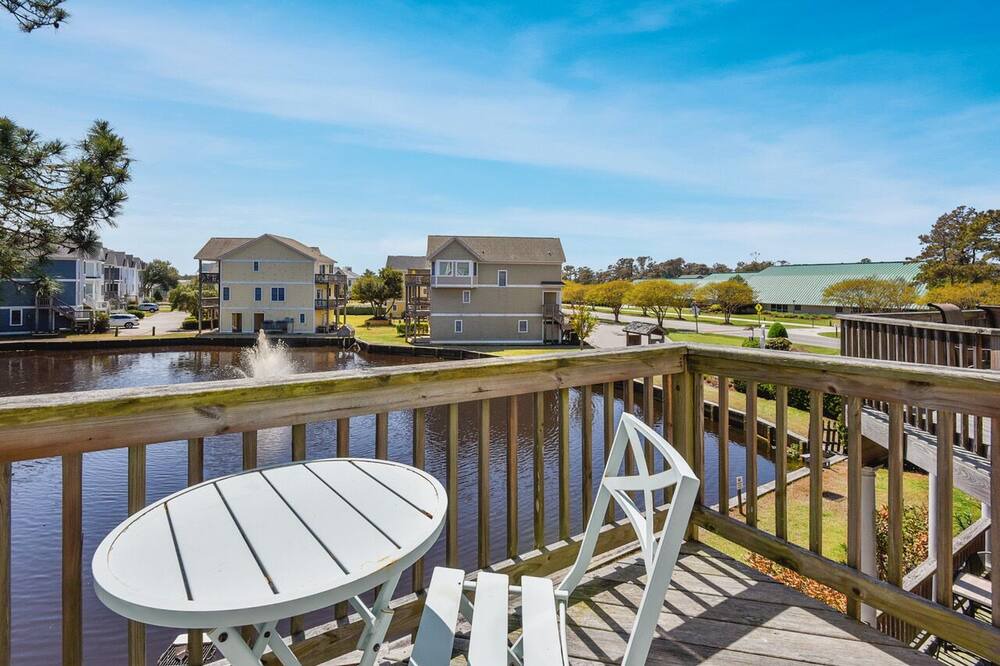 Photo of Outdoor in Corolla Light
