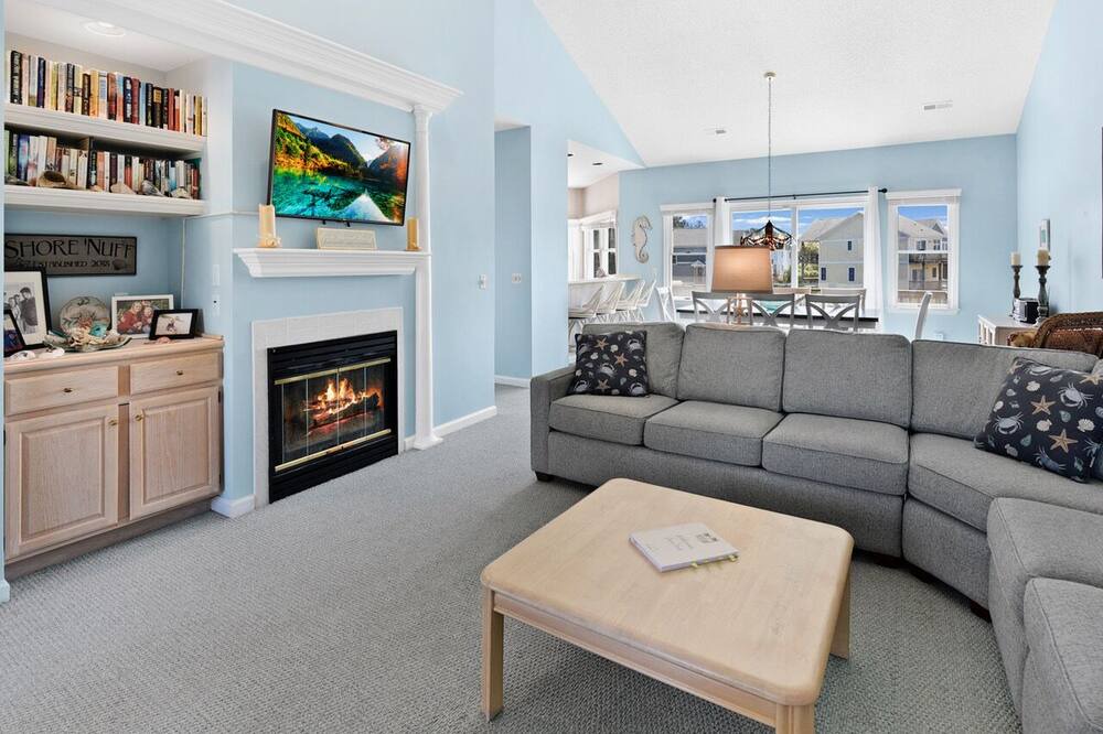 Photo of Livingroom in Corolla Light