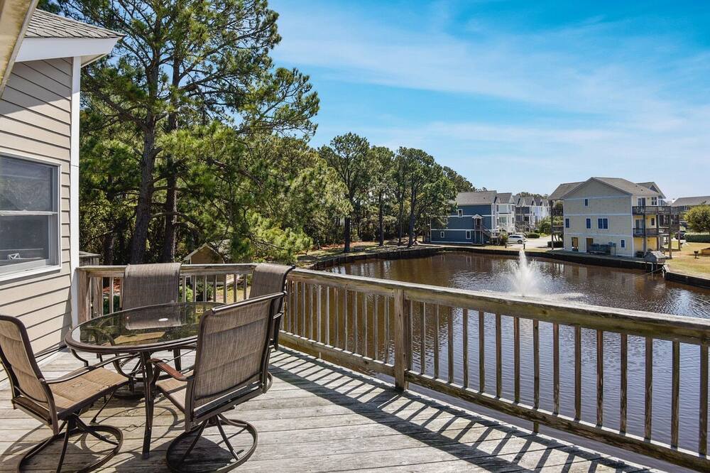 Photo of Outdoor in Corolla Light