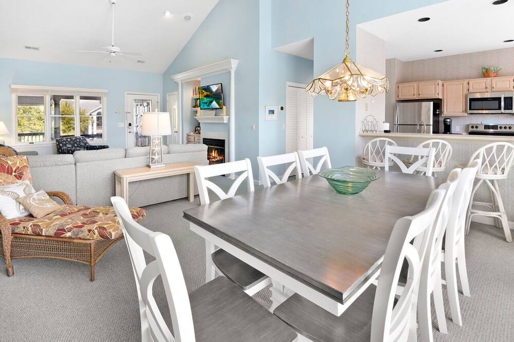 Photo of Livingroom in Corolla Light