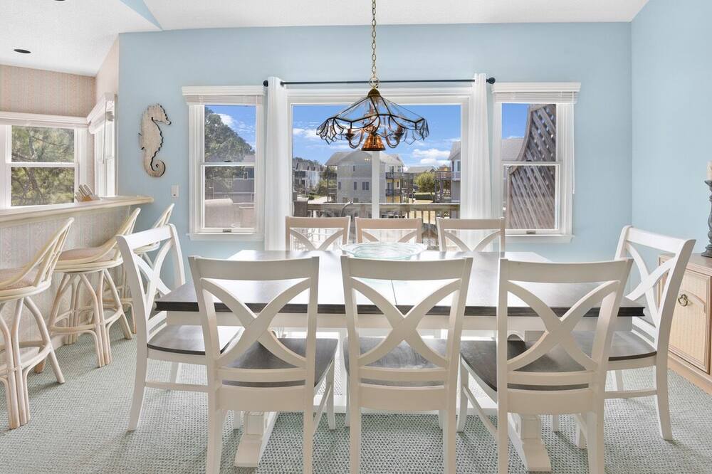 Photo of Livingroom in Corolla Light