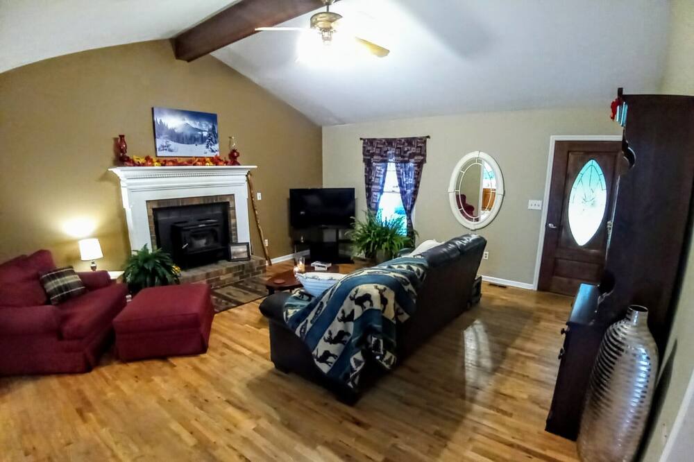 Photo of Livingroom in Horse Shoe