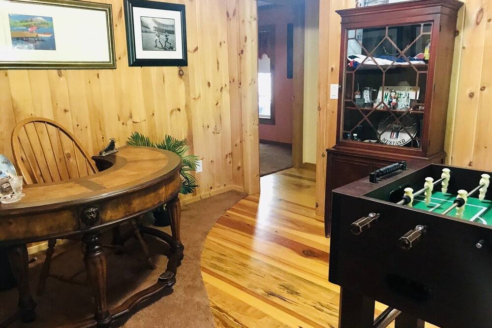Photo of Bedroom in Warrensville