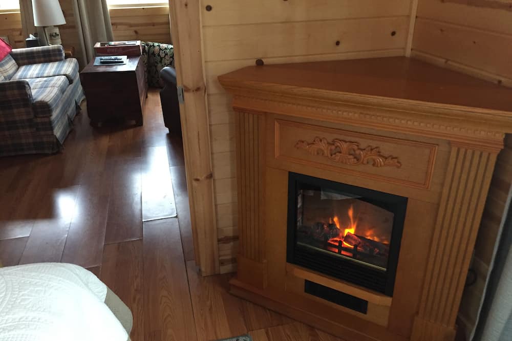 Photo of Bedroom in Boonville