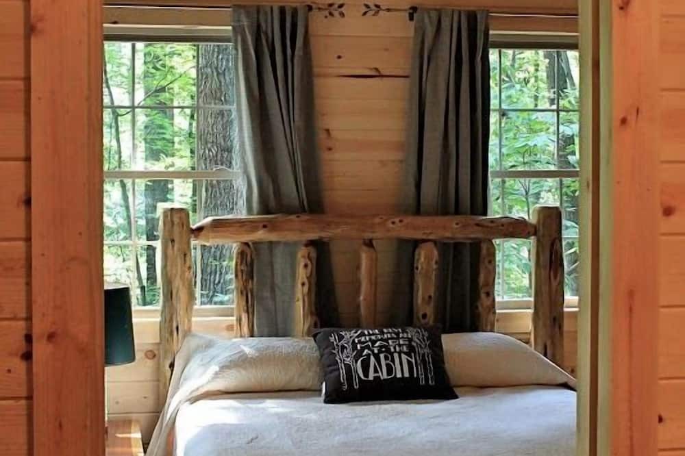Photo of Bedroom in Boonville