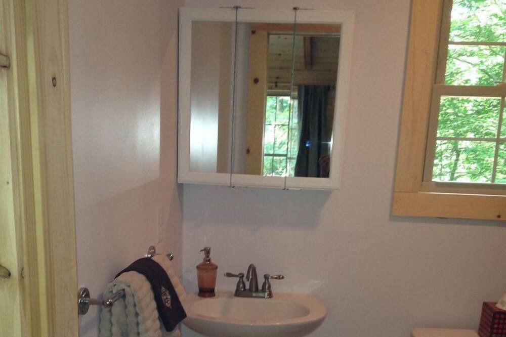 Photo of Bathroom in Boonville