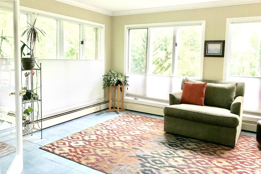 Photo of Livingroom in Skyland