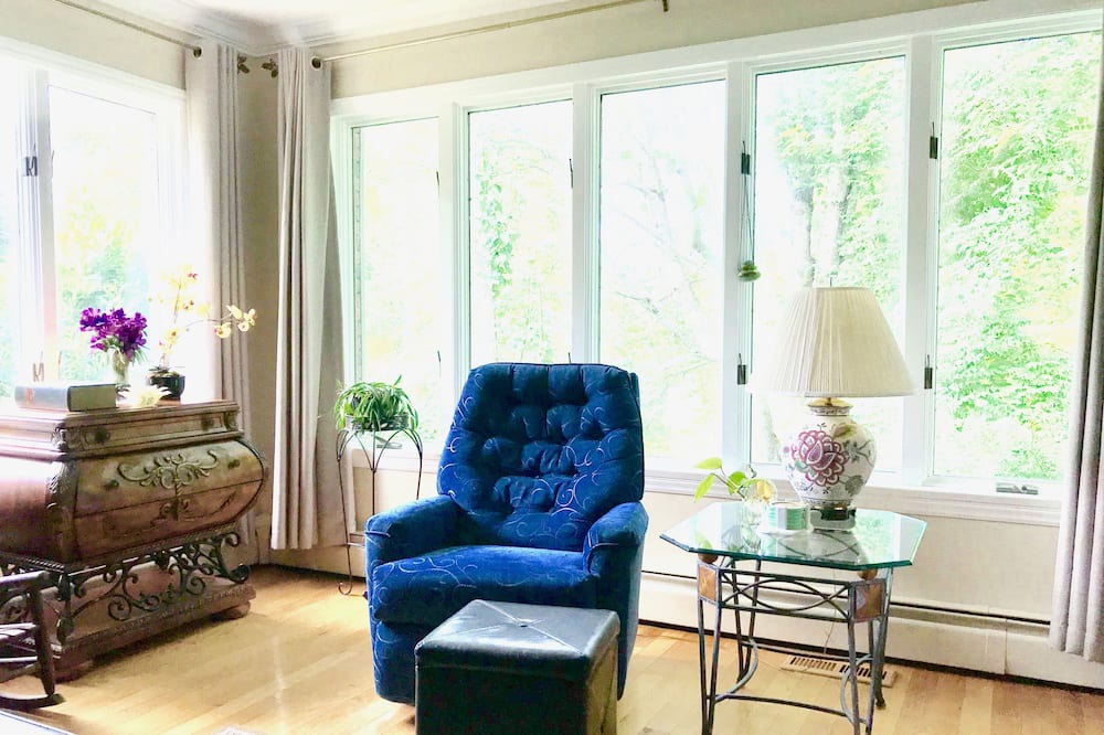 Photo of Livingroom in Skyland