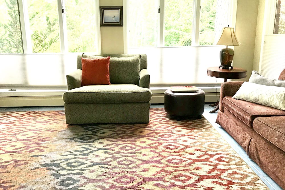 Photo of Livingroom in Skyland